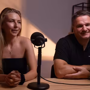 „Každý den nás něčím překvapí.“ Chovatelka vypráví o životě s medvědy ze Stezky