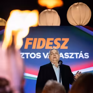 Maďarsko dva týdny před volbami. Špionská aféra podtrhuje hrozící prohru Viktora Orbána