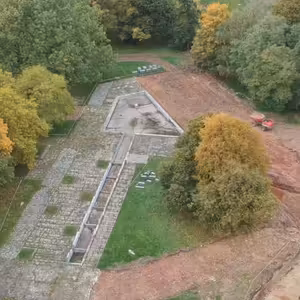 Velkou proměnou prochází park Střed v Mostě.