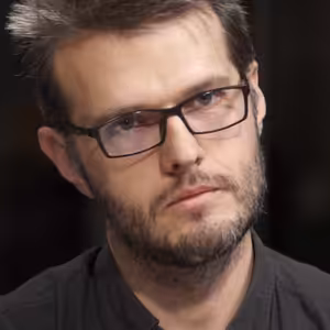 Klíčové bude, kolik lidí pošle omikron do nemocnic. Máme šanci se poučit, je lepší být připravený, říká Tuček