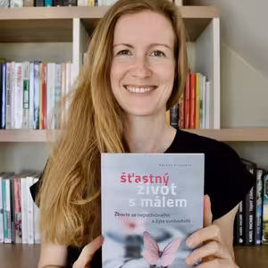 Žena s málem: Úklid, který začíná v šuplíku a končí v hlavě