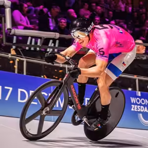 Rozhovor s Tomášom Bábekom o dráhovej cyklistike a pretekaniu v japonskom Keirin