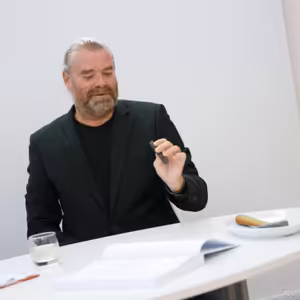 Historik Filip Glocko pokrstil knihu Zlatníctvo v meste Banská Bystrica v 18. a 19. storočí