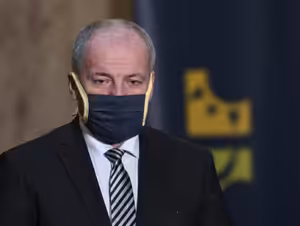 Náměstek ministra zdravotnictví Roman Prymula pro Rádio Z: Rozvolňování bude probíhat postupně v několika etapách. Roušky budeme nosit minimálně do června.