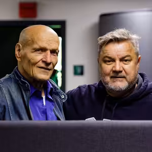 Petr Jákl starší: Říkali mi kaskadér, Havla jsem chránil holýma rukama