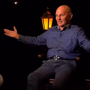 .pod lampou po pápežovi: Čo tu z neho ostane?