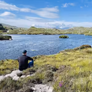 Ešus 8/4/2024: Kafino a další cesty - Norsko, Skotsko a Singapur