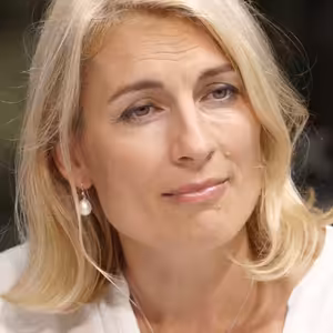 Chceme zvýšení daní a kvóty pro ženy. Programy jsou jen o slibech, Stropnický v ČSSD mi nevadí, říká Davis