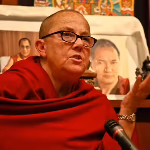 Proč si tak často vybíráme úhel pohledu, díky kterému nejvíce trpíme? - Robina Courtin