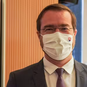 Marek Krajčí - Pred Vianocami budeme musieť dramaticky znížiť mobilitu, alebo plošne testovať