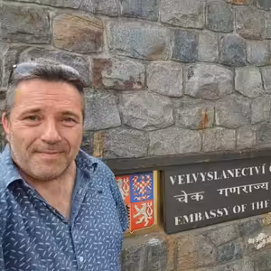 Ešus 11/12/2023: David “uvězněn” v Indii