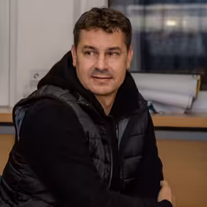 Peter Ždiňák: S prezidentom klubu HC19 Humenné o začiatku extraligy