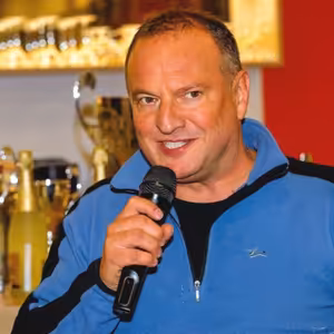 #14 - Motoršportový guru Alex Štefuca aj o tom, ako ho Alain Prost poslal osobne do ****