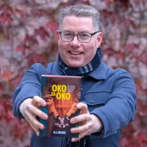 „Prečo má človek v mrazničke odseknutú hlavu?!“ pýta sa autor trilerov M.J.Arlidge