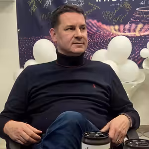 "U dvoch tučniakoch" s prezidentom HC 19 Humenné Petrom Ždiňákom