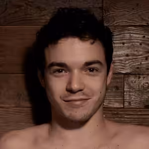 Dávid Hartl sa pre rolu musel naučiť veci ako strieľanie či dojenie