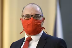 Ministr školství Robert Plaga /ANO/: Školy dostanou na přelomu dubna a května pravidla od epidemiologů, která musí zajistit pro provoz školy a jídelny. V tuto chvíli jen můžeme odhadovat, kolik rodičů děti na prvním stupni do školy pošle