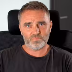 Víno obohacuje společnost, zaslouží si nulovou daň, lidi válející se pod stoly jsem nezažil, říká Chlad