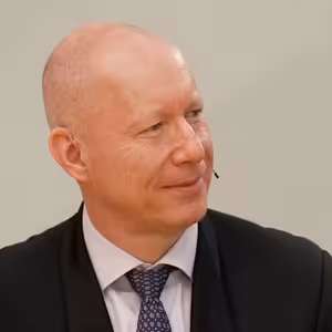 Konec spalovacích aut? Držíme zákazníka za krkem, ale nenabízíme řešení. Ekologicky nejhorší je auto v garáži, říkají Kiml a Kadera