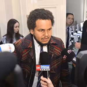 Soud odmítl Feriho žádost o podmíněné propuštění. Namísto toho byl obžalován z dalšího znásilnění