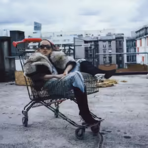 Kolik emocí umí zatančit FKA twigs? A bude na festivalu v Karlových Varech dost betonu?