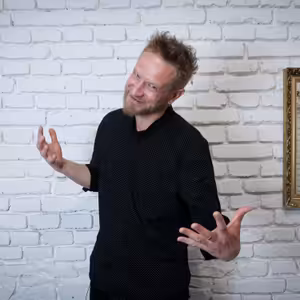 David Pavlík (Krucipüsku) o životě muzikanta, o vesmíru i o tom, že nikdo není odnikud...a taky proč už holky nehází kalhotky.