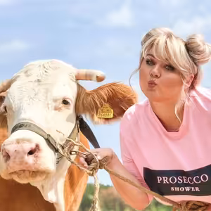 Eva "Evelyn" Kramerová už zarezáva na Farme