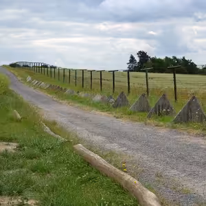 Dík a zůstaň v exilu