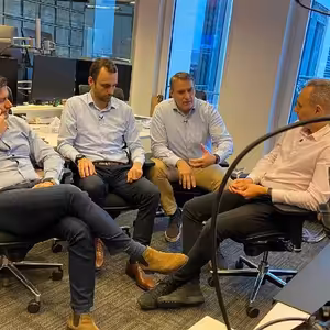 Makléři WOOD & Company: Uplynulý rok vrátil investory nohama na zem, vyhlídky pro nadcházející měsíce jsou mírně optimistické