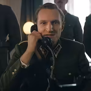 .týždeň vo filme: Generál Golian, Zuckerberg a 33 krokov