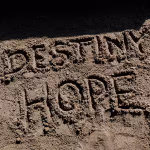 Miley Cyrus - Flowers