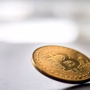 Cena bitcoinu se drží nad 100 000 dolary. Nadechuje se trh k dalšímu skoku?