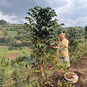 Ešus 11/5/2026 Luboš a kávová Uganda