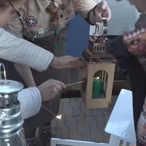 Betlémské světlo dorazilo do Mostu.