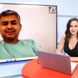 Bývalý poradce Kremlu Abbas Gallyamov: Putina zklamali generálové. Proč jim ještě neusekl hlavy?