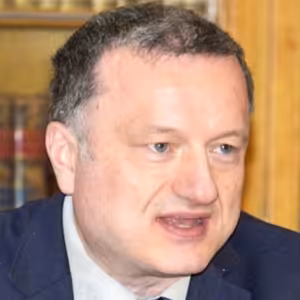 Nárůst covid pacientů se dal čekat, říká pro ZdraveZpravy.cz prorektor UK pro vědu a výzkum Jan Konvalinka