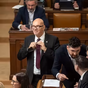 Poplatky pro ČT a ČRo se definitivně ruší. Má je financovat stát, který na to nemá