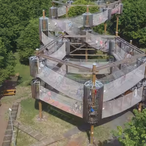 Den dětí si užili v parku Šibeník mostečtí školáci.