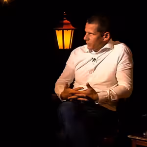 .pod lampou s novým šéfom polície: Ako poraziť mafiánsky štát?