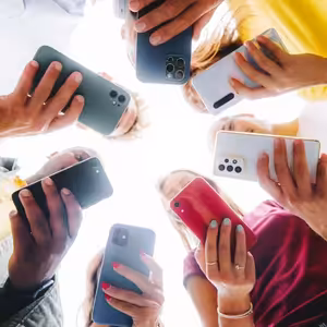 Hoaxy, dezinformácie a konšpirácie medzi mladými ľuďmi