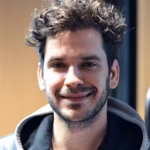 Noel Czuczor - Zlé veci (Machine Gun Kelly & Camila Cabello - Bad Things)