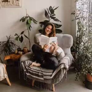 #POBLIZKNIHAM | Císař ve světě od Lenky Linhartové