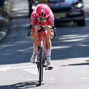 Tour 2025 (#6): Vingegaardova strata a Healyho show