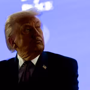 Trump v Davosu založil Radu míru. Z jeho otočky ohledně Grónska a cel plynou pro Evropu tři úkoly