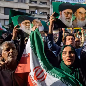 Írán pozastavil spolupráci s jadernou agenturou. Ukazuje, že se Spojeným státům jen tak nepoddá