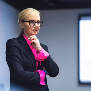 Zahálková (ČBA): Banky nyní nemají mimořádné zisky, chystaná daň nepůsobí férově. Vláda by měla využít jiné možnosti řešení hlubokého rozpočtového deficitu