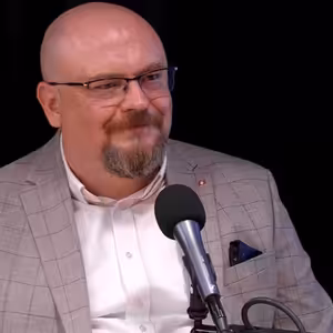 Elektroauta v Praze ztratí výhody parkování, nejhorší je nejistota, dobré auto stojí už 300 tisíc, říká Peleška