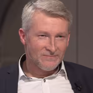 Vácha: Víra není anestetikum světa. Došlo nám, že jsme smrtelní. Zeman se s pietou zachoval jako buran