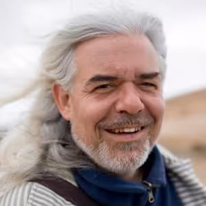 Na skafander som si nalepil fotku, aby so mnou ľudia nastúpili do sanitky