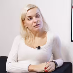 Válečná reportérka: Mladí Rusové vystupují z tanků, klepou se a pláčou. Nemají motivaci